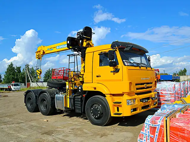 КАМАЗ 6520 тягач с КМУ Soosan SCS 736 L2